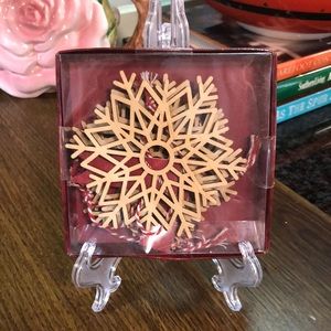 Wooden Snowflake Gift Toppers or Tree Ornaments - NIB